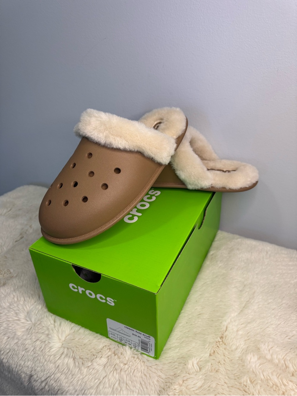 Crocs Classic Fuzz Scuff Faux Fur Lined Clog Slippers Brown Women’s 7